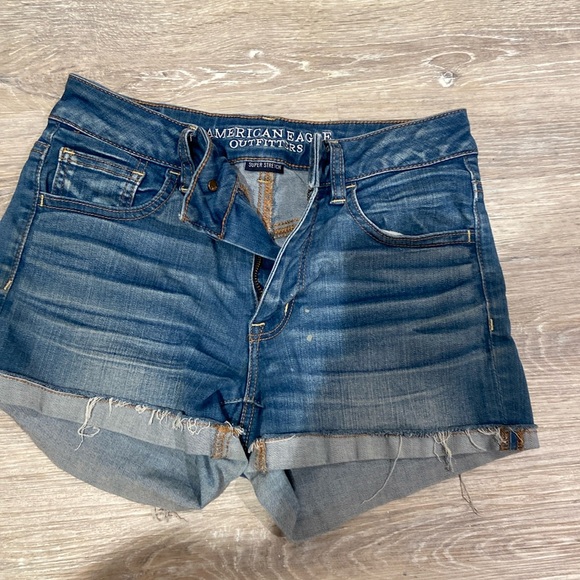 Super soft, lightweight Jean shorts - Picture 1 of 3